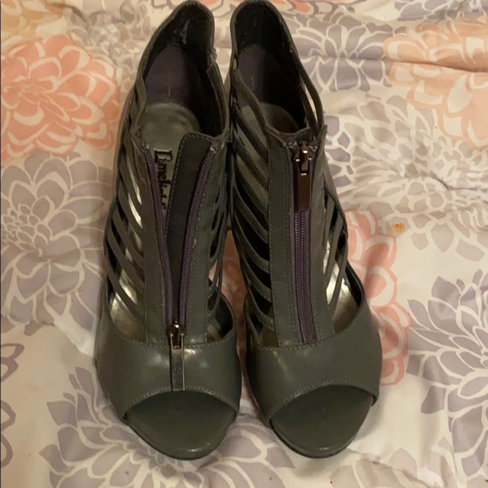 Heeled booties